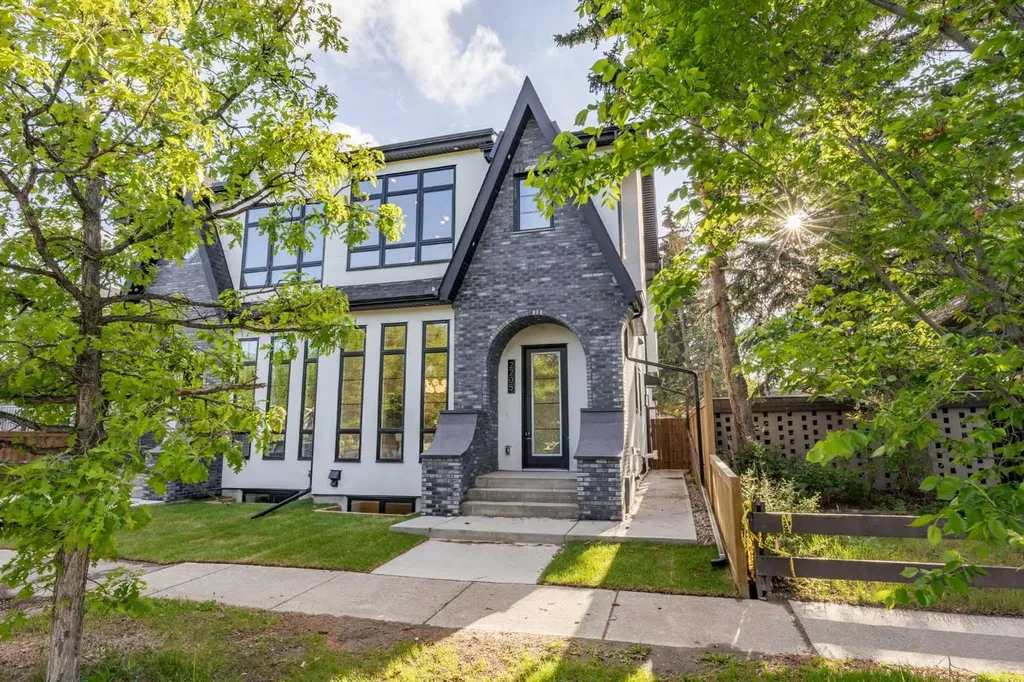 2205 26a Street SW Calgary AB T3E 2C2