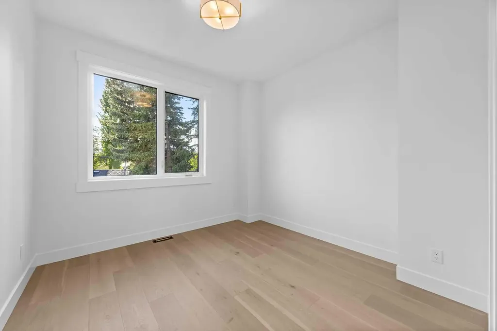 2205 26a Street SW Calgary AB T3E 2C2