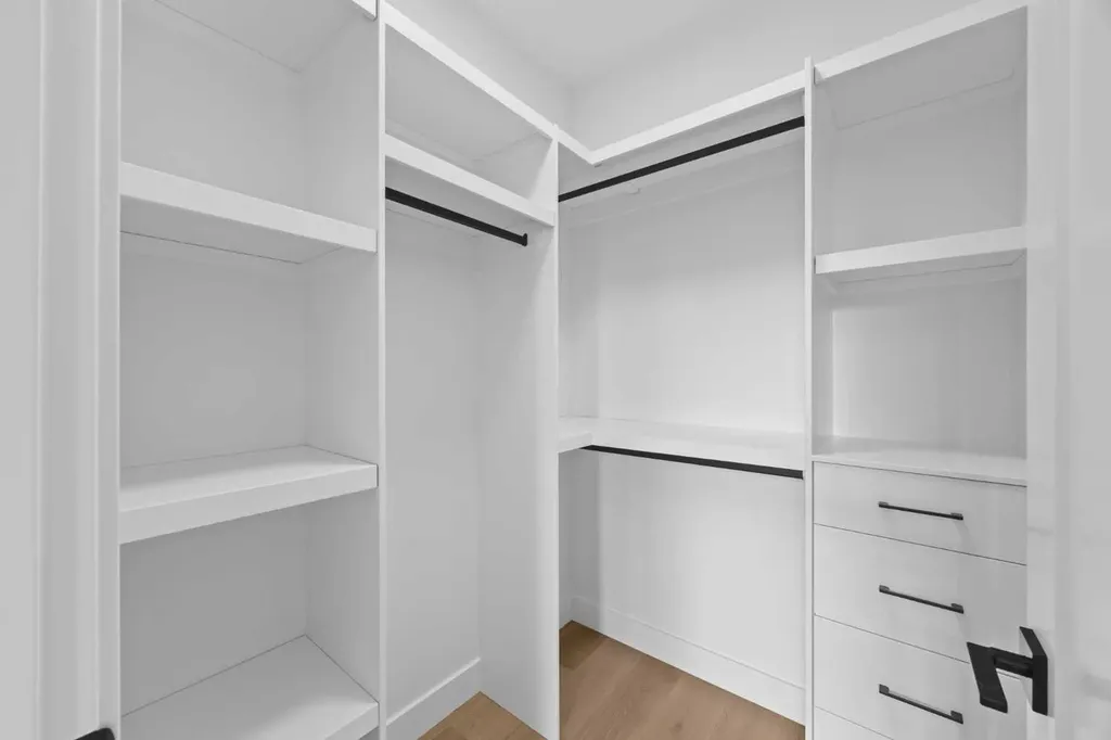 2205 26a Street SW Calgary AB T3E 2C2