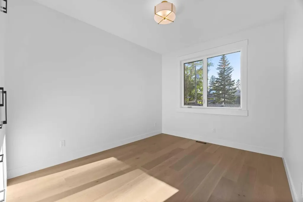 2205 26a Street SW Calgary AB T3E 2C2