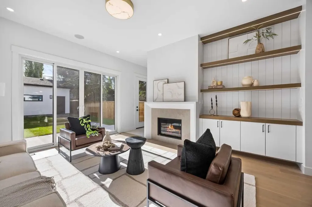 2205 26a Street SW Calgary AB T3E 2C2