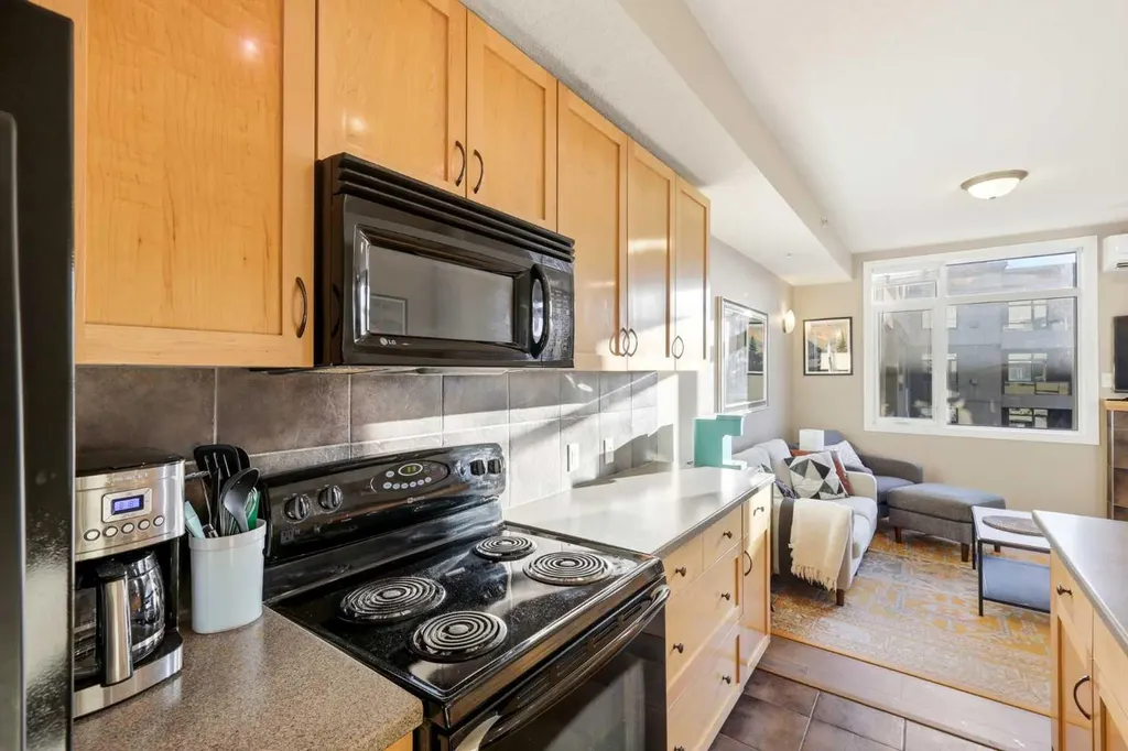 990 Centre Avenue NE Calgary AB T2E 2M9