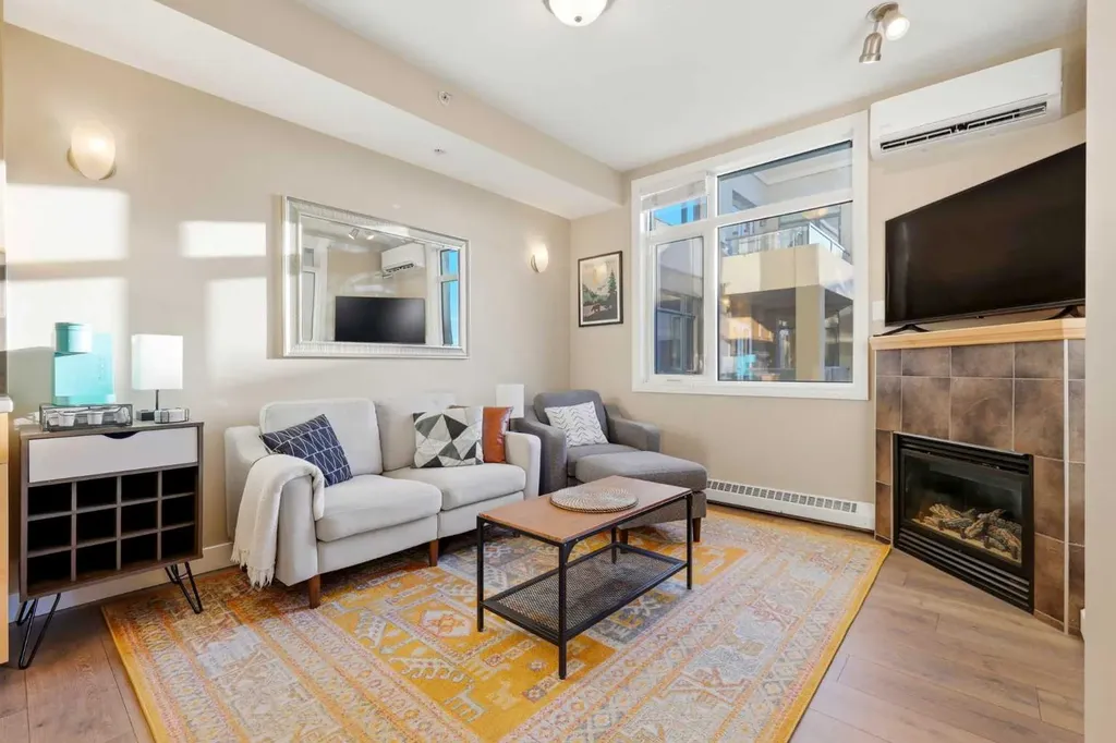 990 Centre Avenue NE Calgary AB T2E 2M9