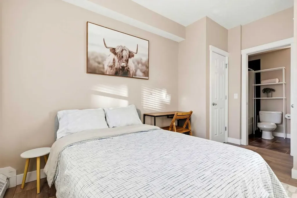 990 Centre Avenue NE Calgary AB T2E 2M9