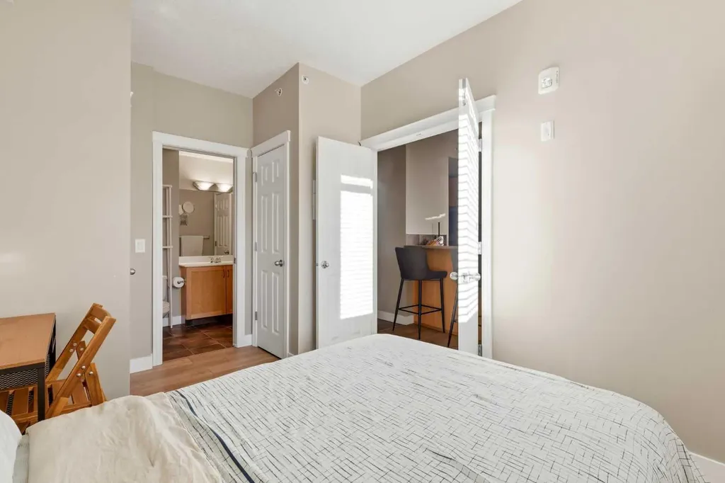 990 Centre Avenue NE Calgary AB T2E 2M9