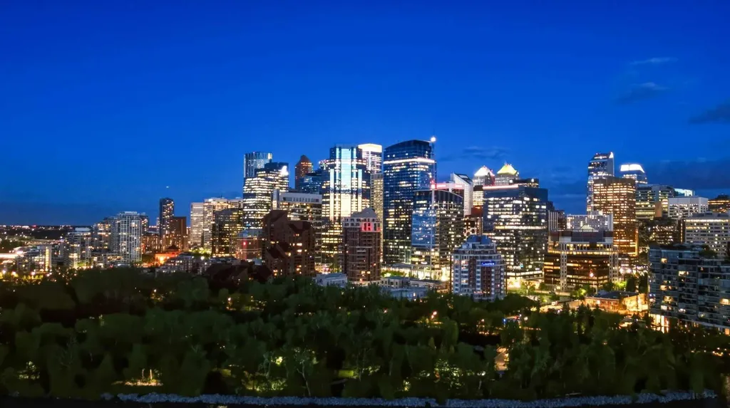 990 Centre Avenue NE Calgary AB T2E 2M9