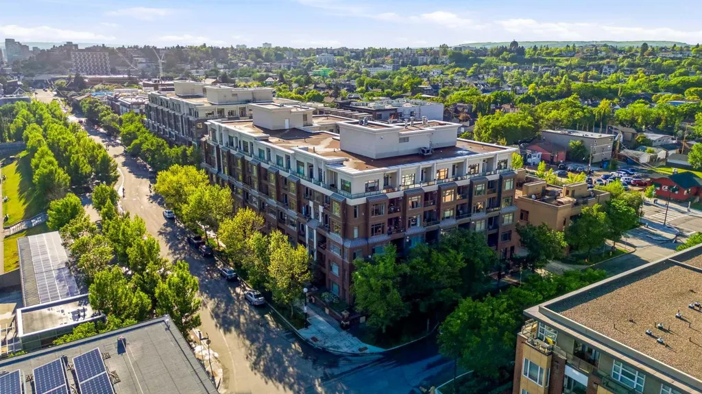 990 Centre Avenue NE Calgary AB T2E 2M9