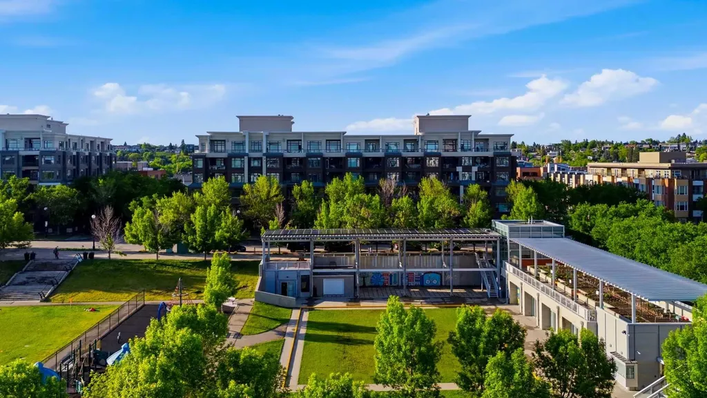 990 Centre Avenue NE Calgary AB T2E 2M9