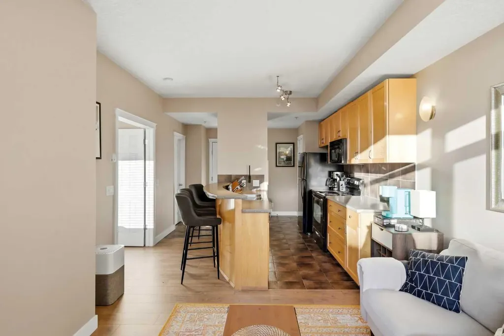 990 Centre Avenue NE Calgary AB T2E 2M9
