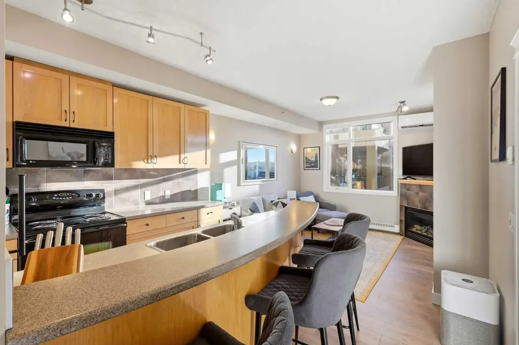 990 Centre Avenue NE Calgary AB T2E 2M9