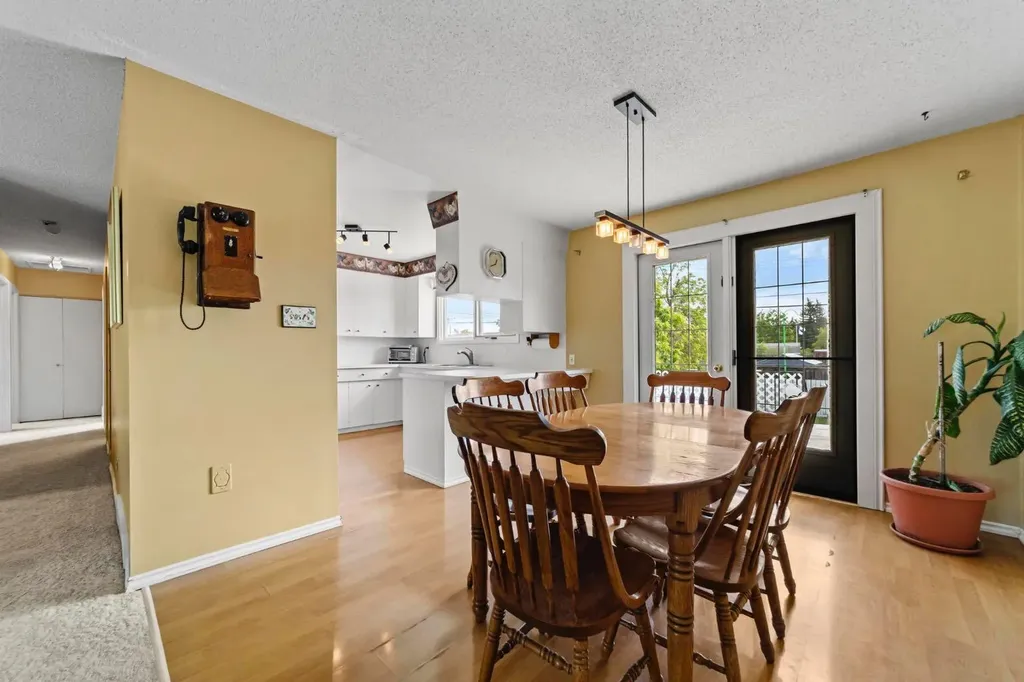 4021 58 Street Stettler AB T0C 2L1