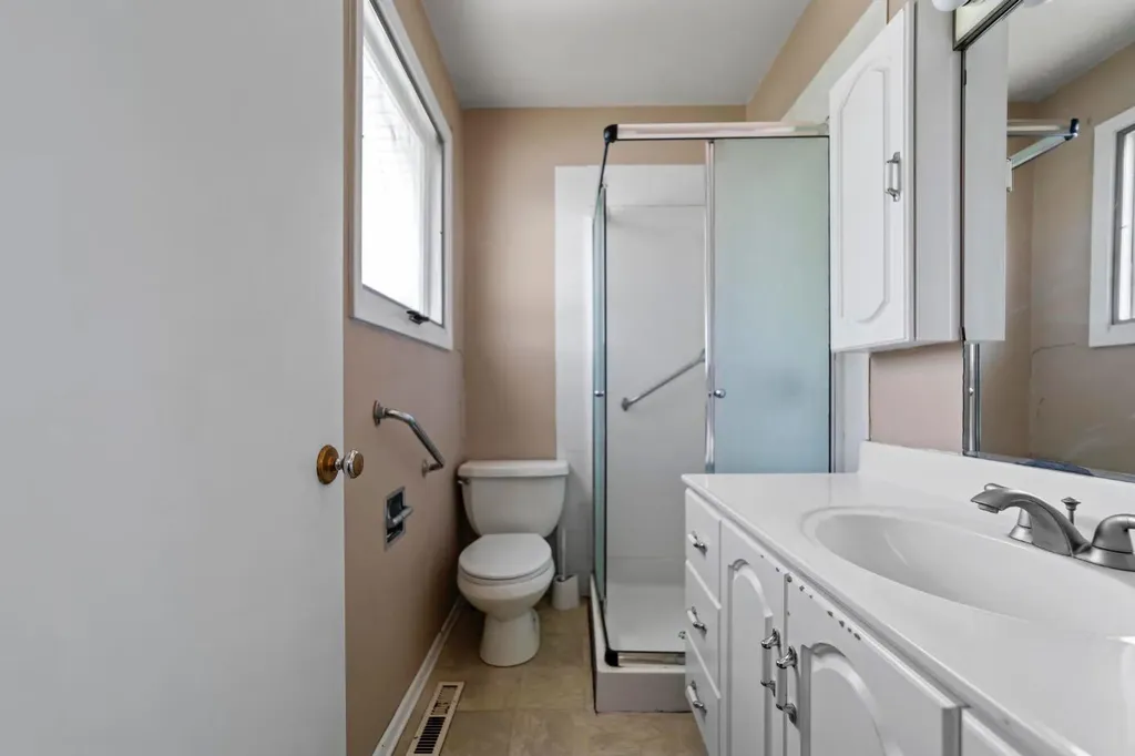 4021 58 Street Stettler AB T0C 2L1