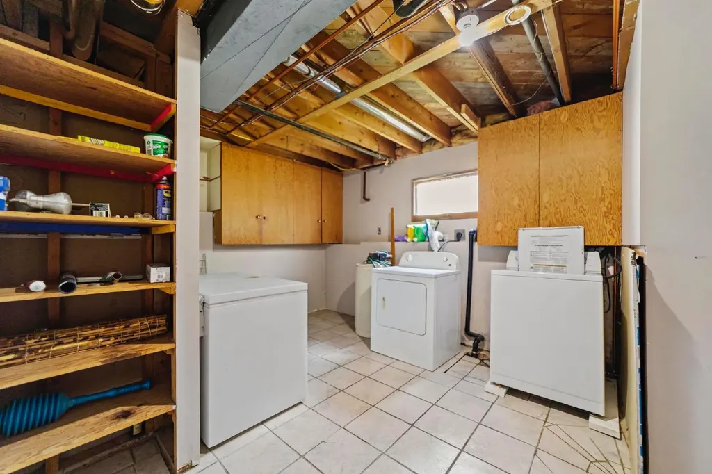 4021 58 Street Stettler AB T0C 2L1