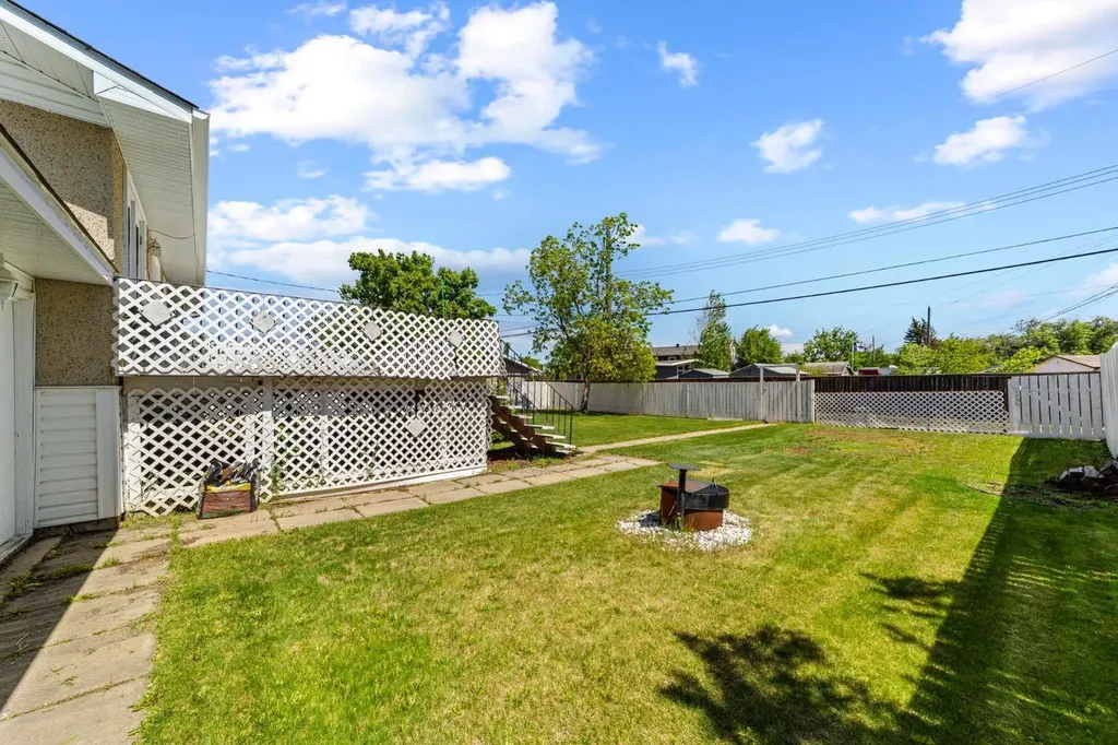 4021 58 Street Stettler AB T0C 2L1