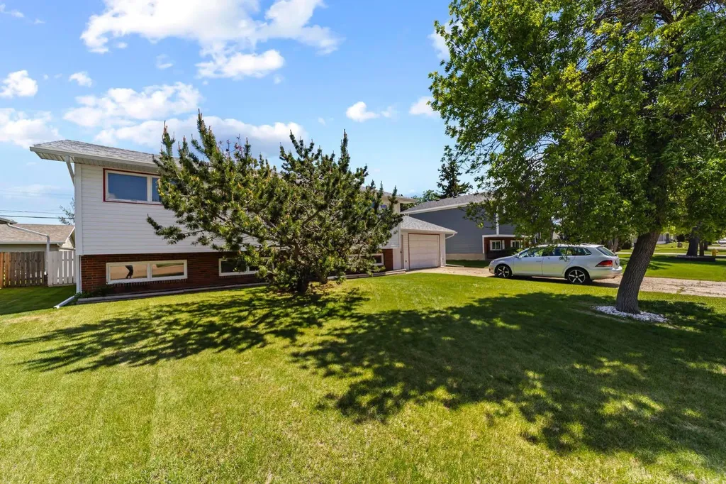 4021 58 Street Stettler AB T0C 2L1