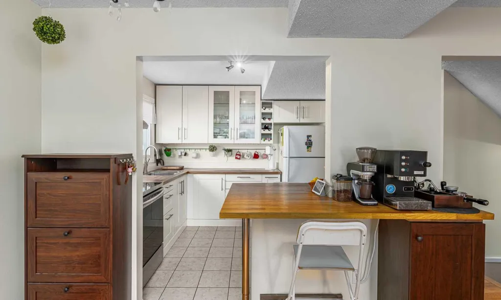 1455 Berkley Drive NW Calgary AB T3K 1T6