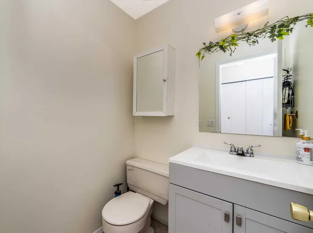 1455 Berkley Drive NW Calgary AB T3K 1T6