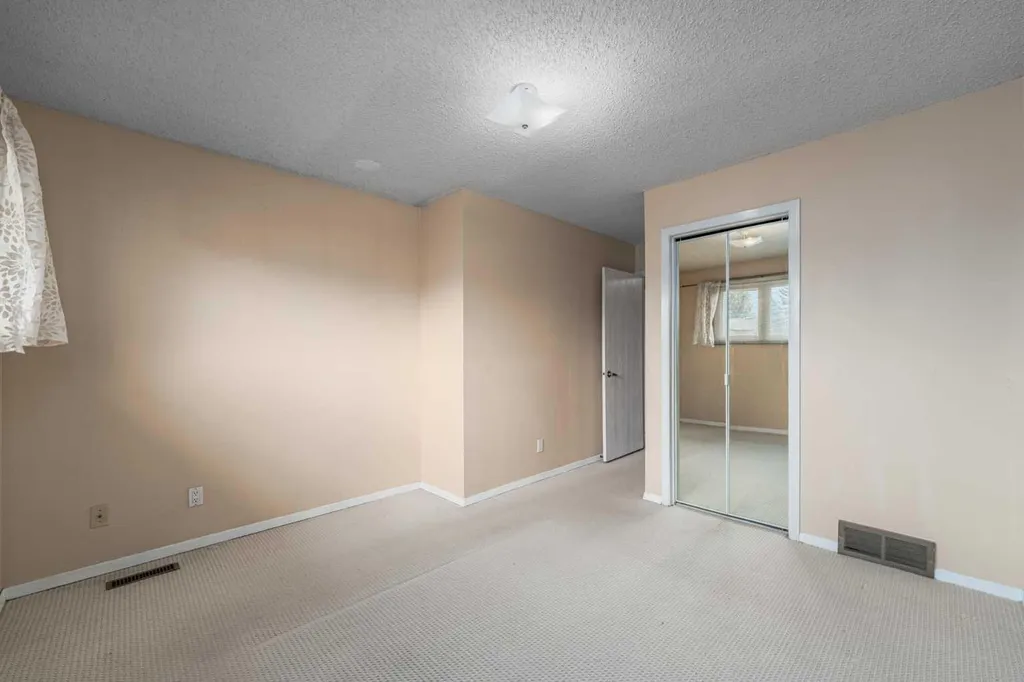 1455 Berkley Drive NW Calgary AB T3K 1T6