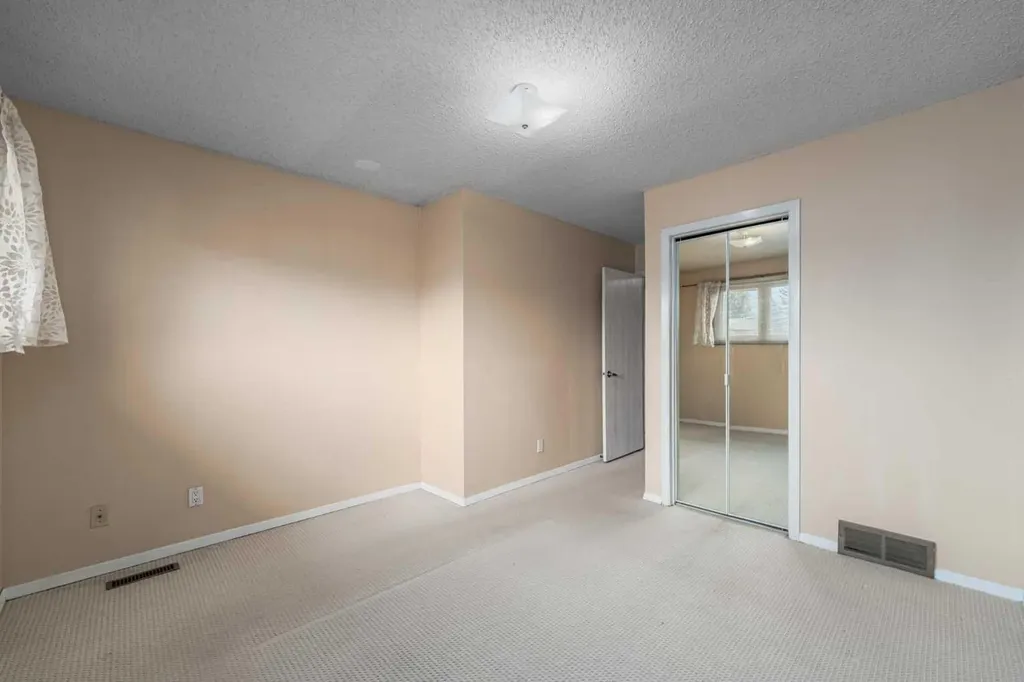 1455 Berkley Drive NW Calgary AB T3K 1T6