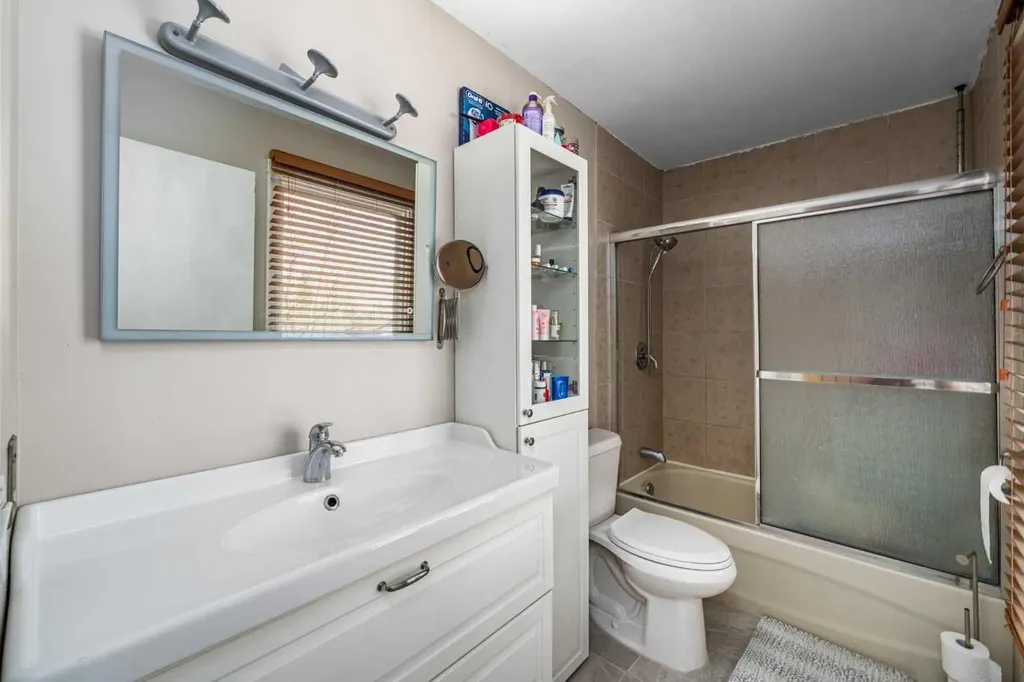 1455 Berkley Drive NW Calgary AB T3K 1T6
