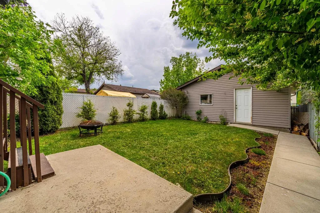 1455 Berkley Drive NW Calgary AB T3K 1T6