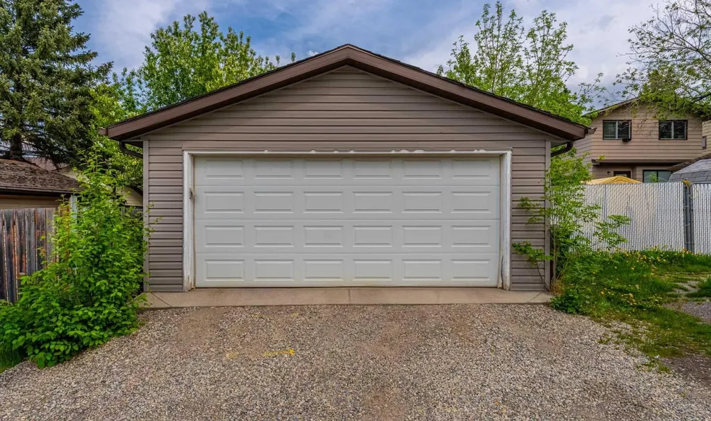 1455 Berkley Drive NW Calgary AB T3K 1T6