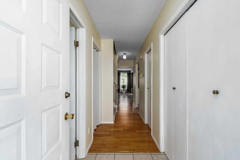 1455 Berkley Drive NW Calgary AB T3K 1T6