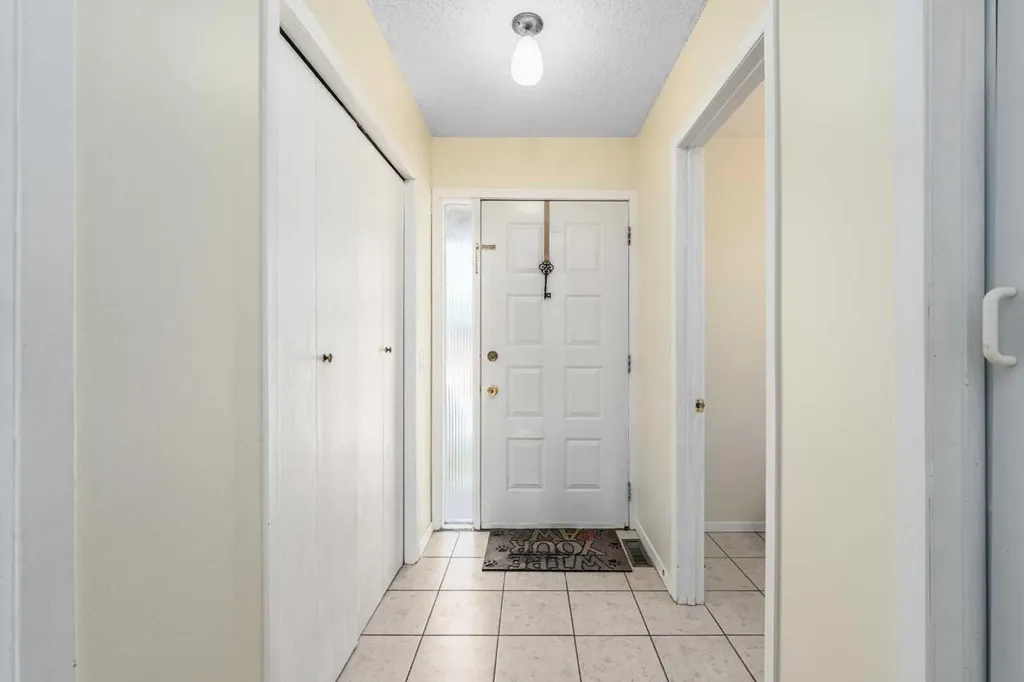 1455 Berkley Drive NW Calgary AB T3K 1T6