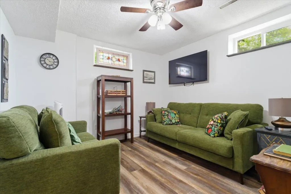 10101 99 Avenue Bezanson AB T0H0G0