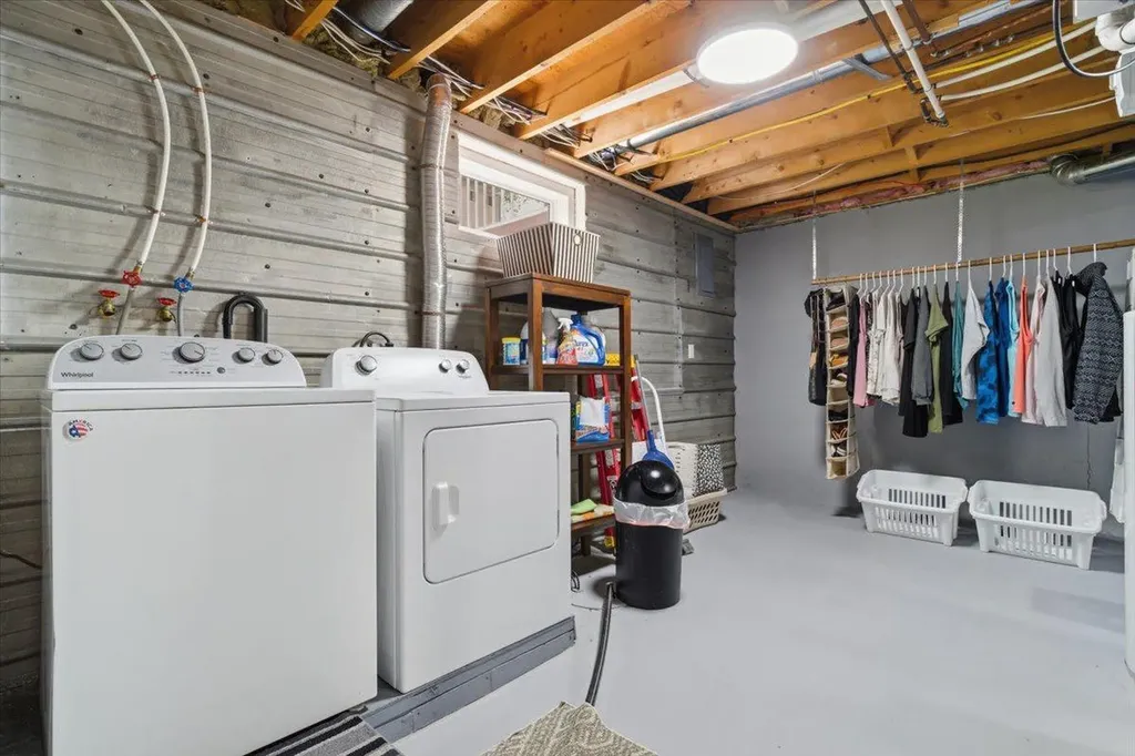 10101 99 Avenue Bezanson AB T0H0G0