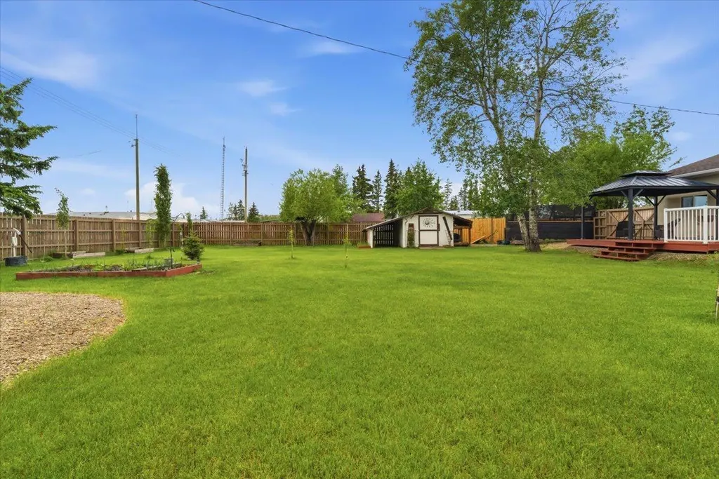 10101 99 Avenue Bezanson AB T0H0G0