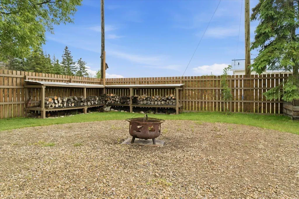 10101 99 Avenue Bezanson AB T0H0G0