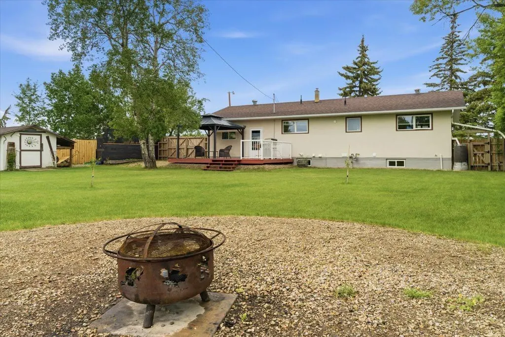 10101 99 Avenue Bezanson AB T0H0G0