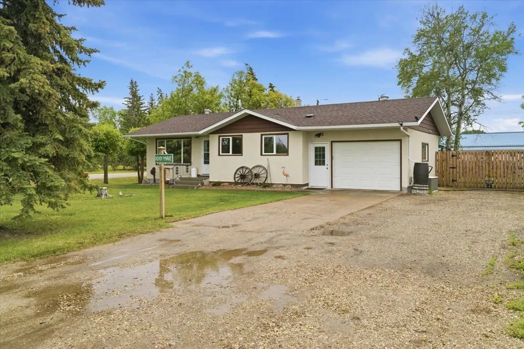10101 99 Avenue Bezanson AB T0H0G0