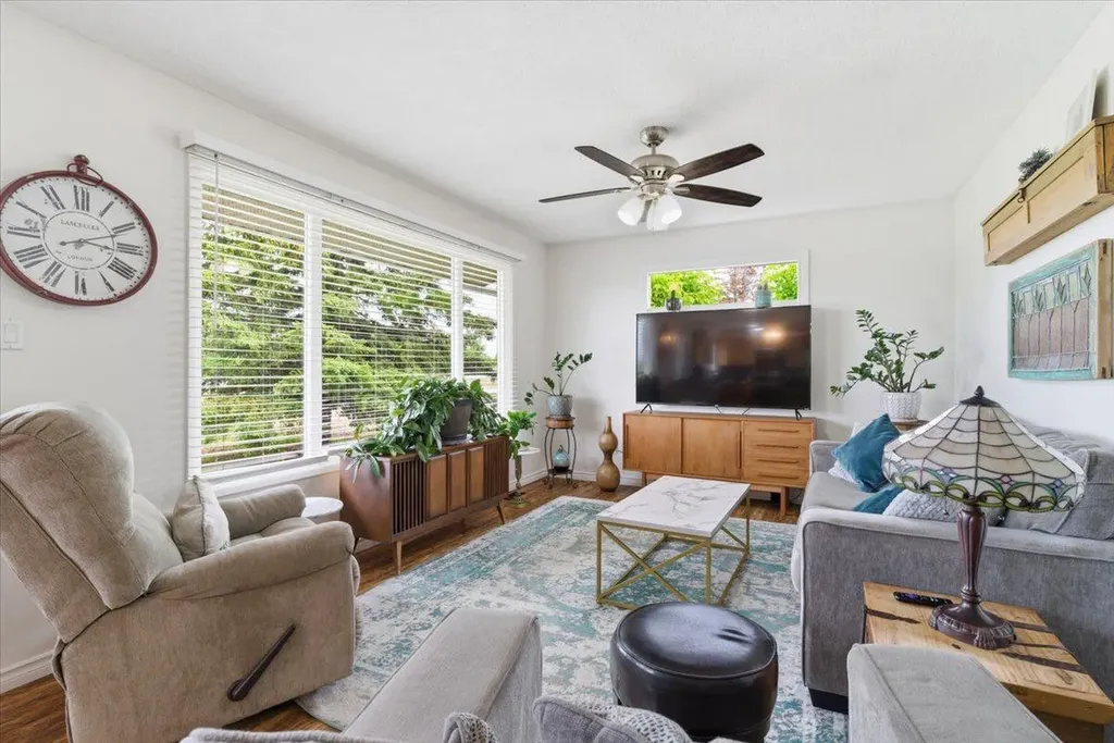 10101 99 Avenue Bezanson AB T0H0G0
