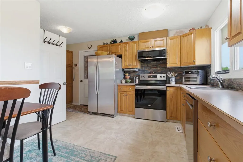 10101 99 Avenue Bezanson AB T0H0G0