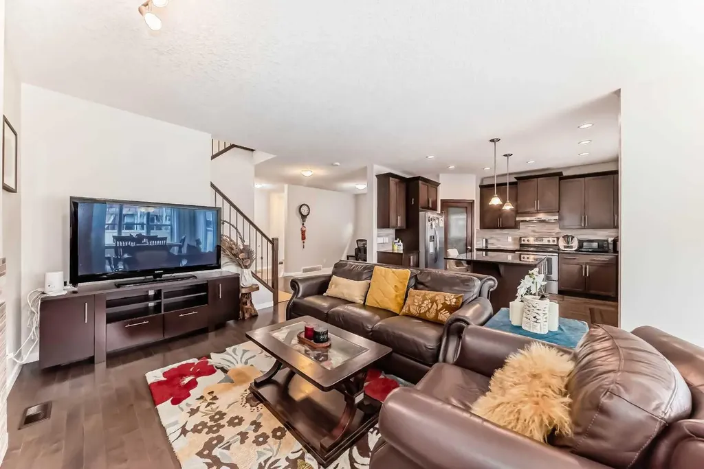 156 Cougar Ridge Manor SW Calgary AB T3H 0V4