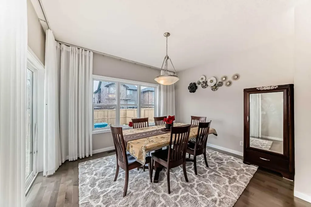156 Cougar Ridge Manor SW Calgary AB T3H 0V4