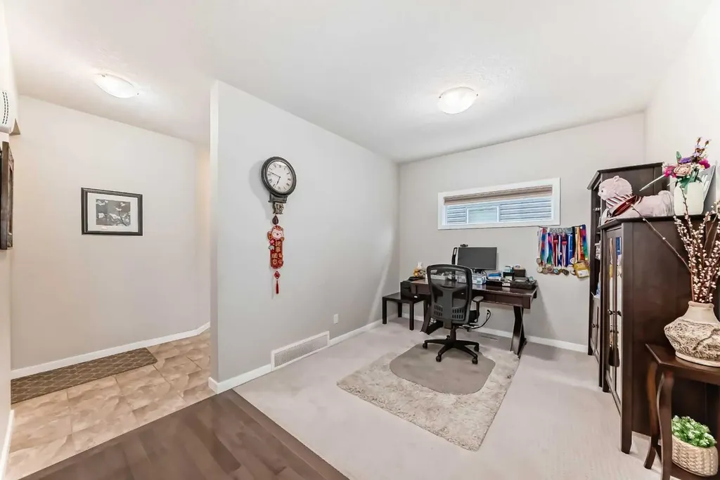 156 Cougar Ridge Manor SW Calgary AB T3H 0V4