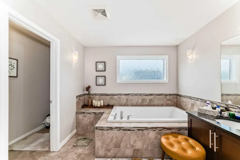 156 Cougar Ridge Manor SW Calgary AB T3H 0V4
