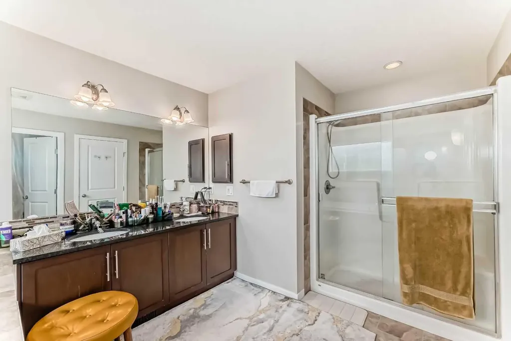 156 Cougar Ridge Manor SW Calgary AB T3H 0V4