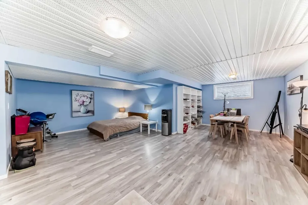 156 Cougar Ridge Manor SW Calgary AB T3H 0V4