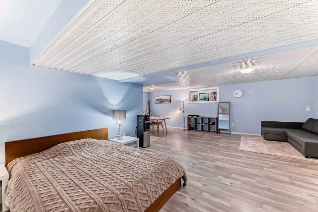 156 Cougar Ridge Manor SW Calgary AB T3H 0V4
