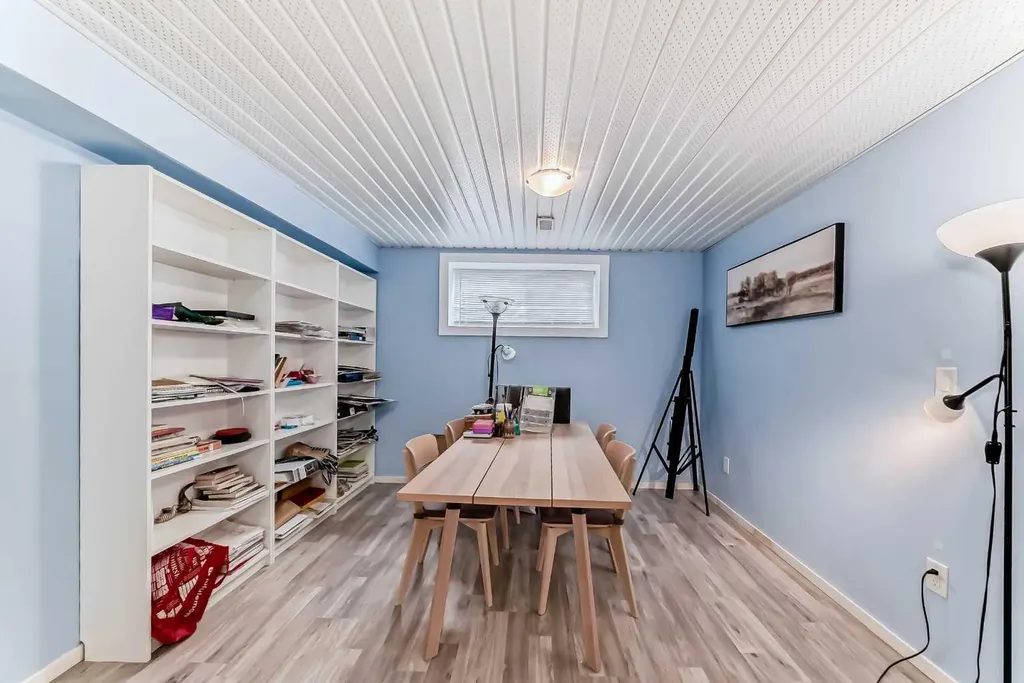 156 Cougar Ridge Manor SW Calgary AB T3H 0V4