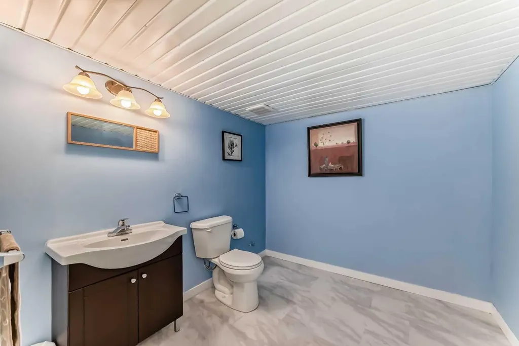 156 Cougar Ridge Manor SW Calgary AB T3H 0V4