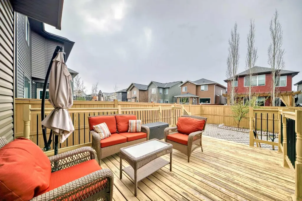 156 Cougar Ridge Manor SW Calgary AB T3H 0V4