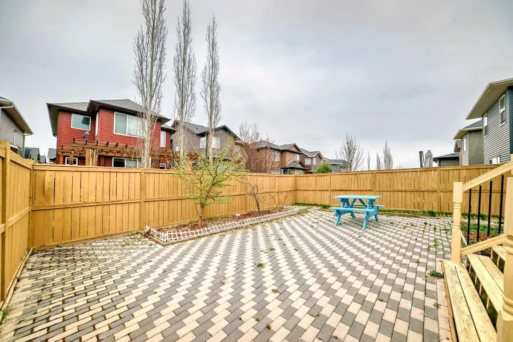156 Cougar Ridge Manor SW Calgary AB T3H 0V4
