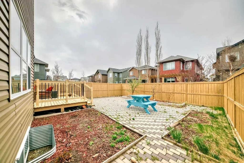 156 Cougar Ridge Manor SW Calgary AB T3H 0V4