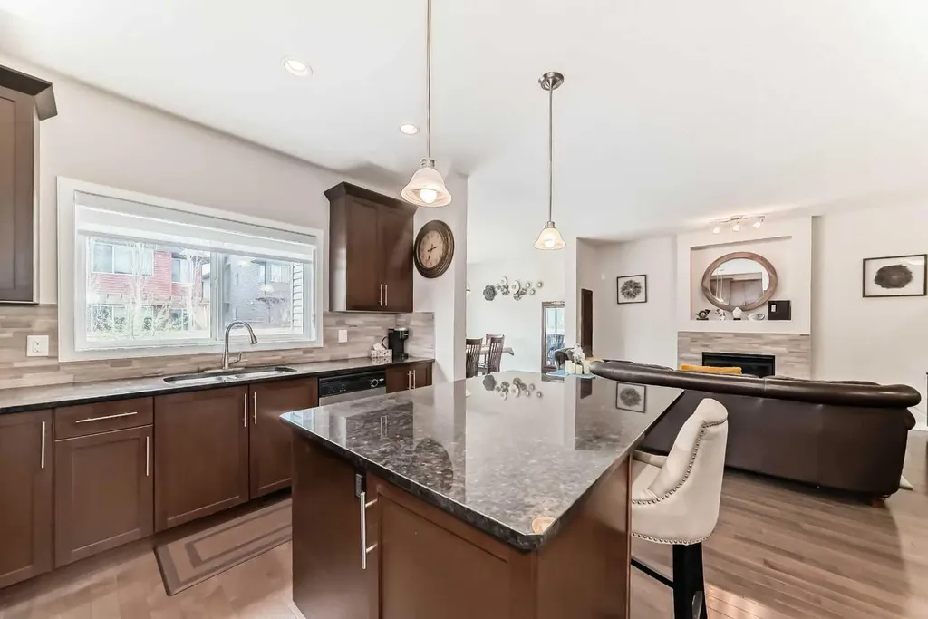 156 Cougar Ridge Manor SW Calgary AB T3H 0V4