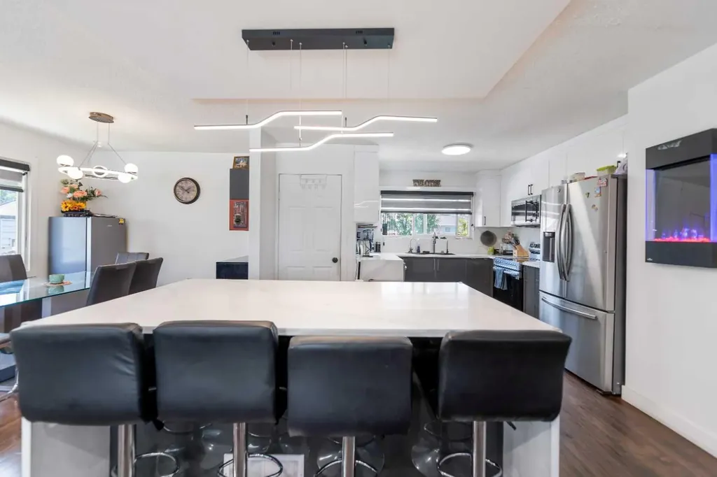 4140 Maryvale Drive NE Calgary AB T2A2T1
